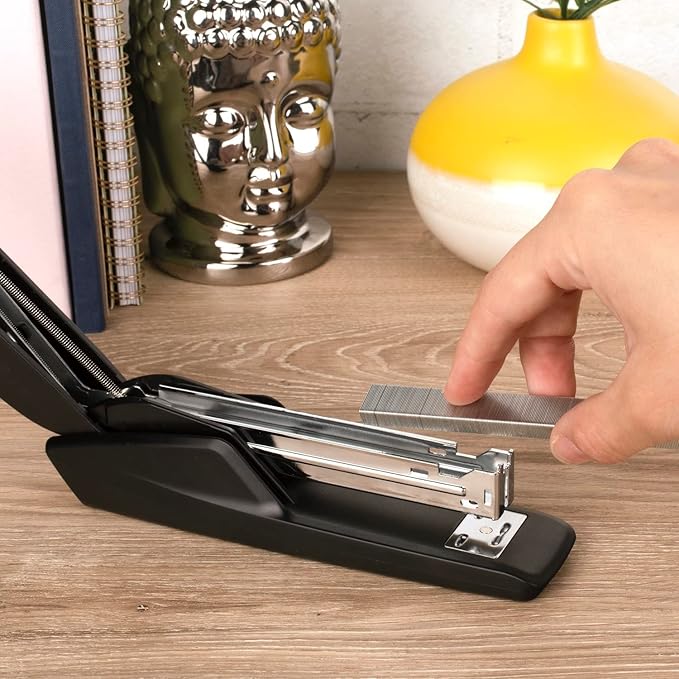 Swingline Standard Stapler, 20 Sheet Capacity, 545 Desktop Stapler, Black (S7054501)
