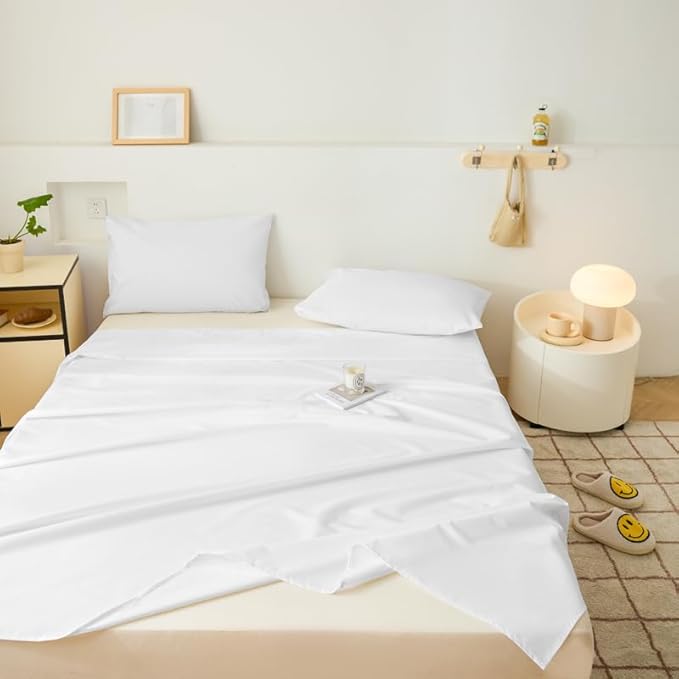 WenBags Lightweight Waterproof Flat Sheet 70 * 90 Inches Queen Size-Mattress Protector for Bed & Couch, Pet Hair Resistant Cover Ideal for Dogs & Cats, Perfect for Hotels & Hospitals (White)
