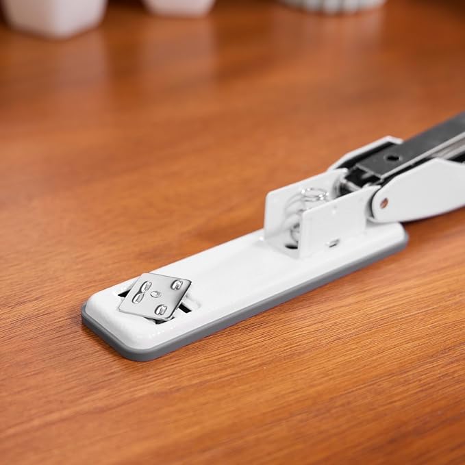 Swingline Stapler, Cub Compact Desktop Stapler, 20 Sheet Capacity, Metal, Arctic White (S701067)