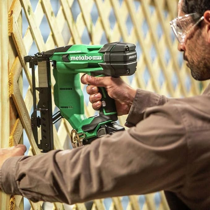 Metabo HPT 18V MultiVolt™ Cordless Stapler Kit | 1/4-Inch 18-Ga Narrow Crown | Accepts 1/2-Inch up to 1-1/2-Inch 18-Ga 1/4-Inch Staples | Includes 18V 2.0Ah Battery | Lifetime Tool Warranty | N1804DA