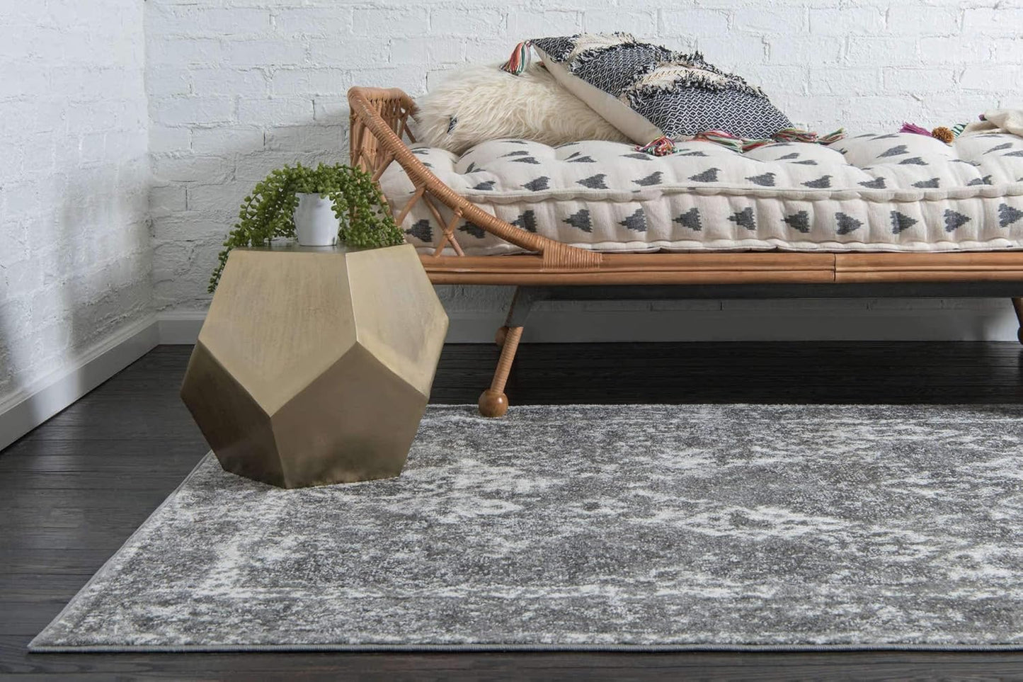 Unique Loom Rosso Collection Vintage, Traditional, Bohemian, Geometric, Distressed, Southwestern Area Rug, 2' 0" x 3' 0", Gray/Ivory